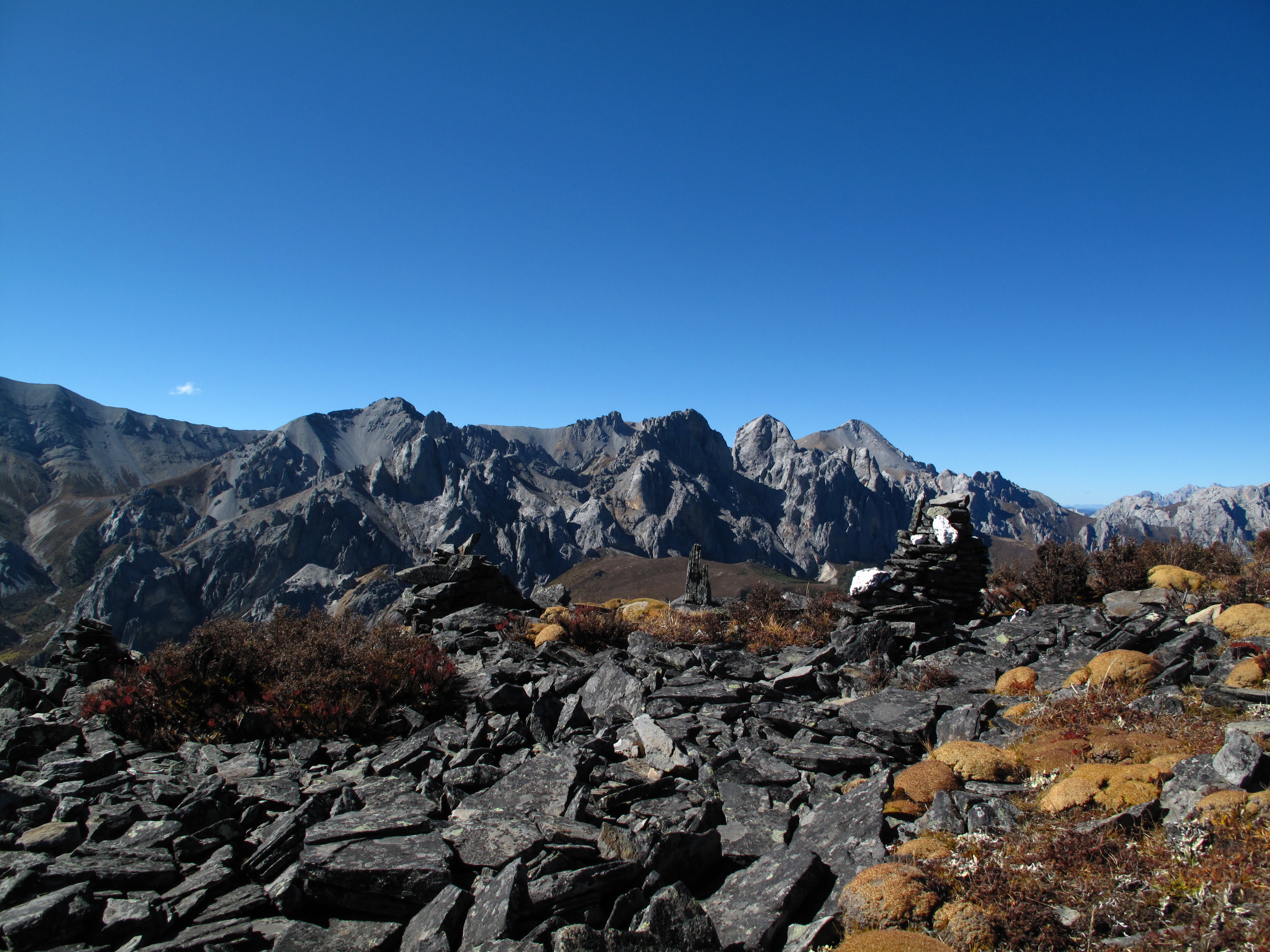 高山流石滩景观